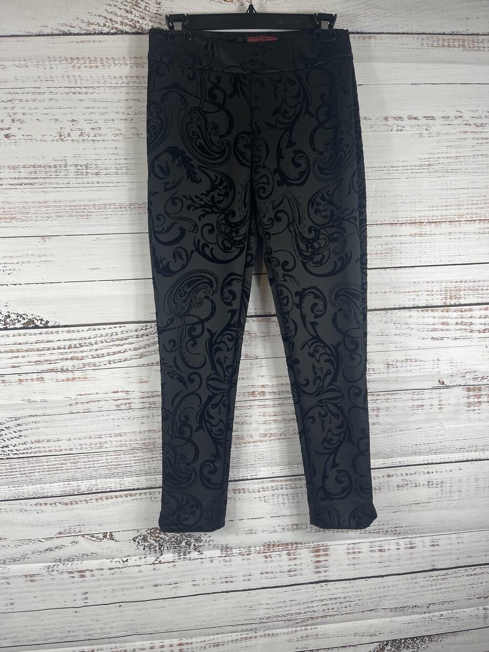Krazy Larry Pants Women's 2 Black Velvet Paisley Slim Ankle Pull On Stretch